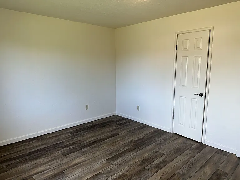 1640 Stromberg Ave — Photo 21