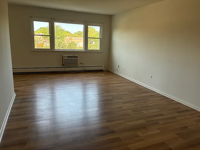 Living Room (L-shaped dining room and living room)