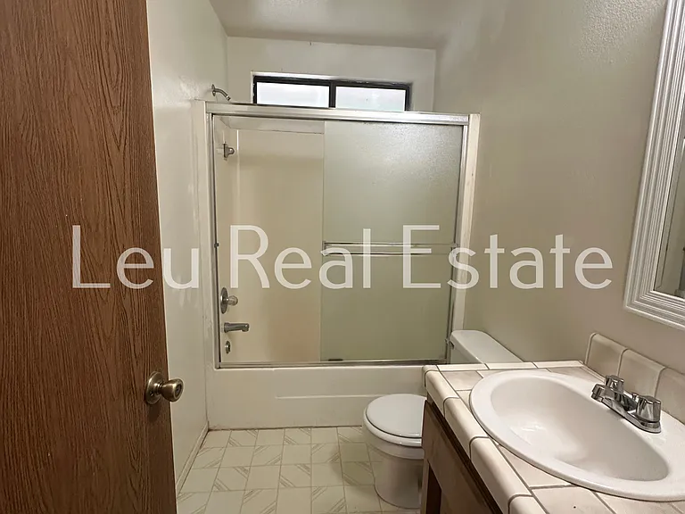 2720 Wentworth Rd — Photo 17