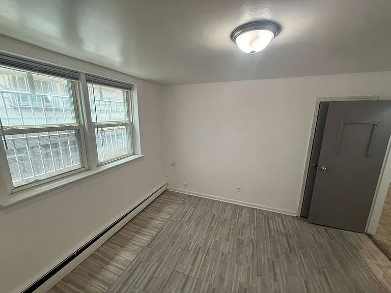 293 Parker St #3 — Photo 7