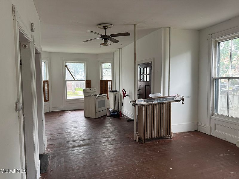 3rd image of 301 5th Avenue