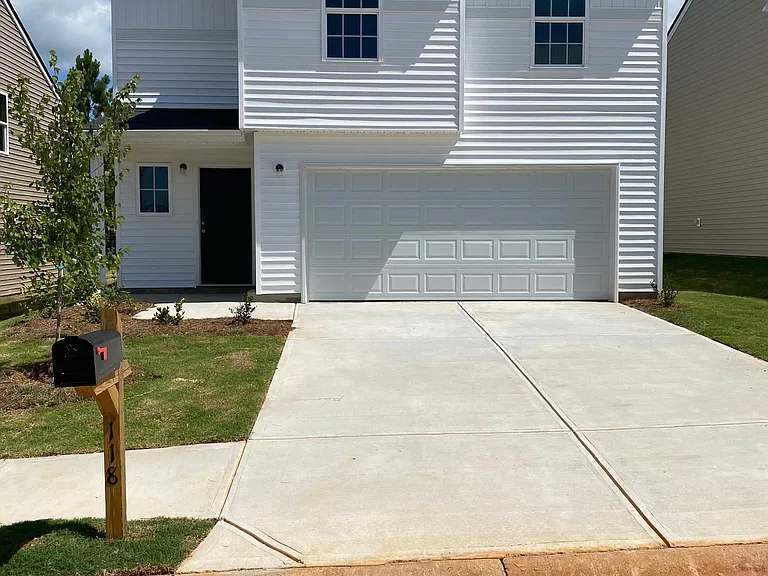 118 Poplar Pass — Photo 1