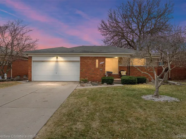 20312 Yale St, Saint Clair Shores, MI 48081