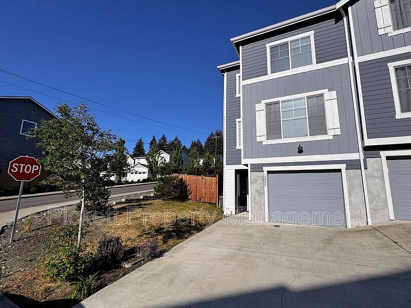 1st image of 10001 Kings Landing Ave NW