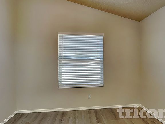 3rd image of 129 Redwood Pl SW