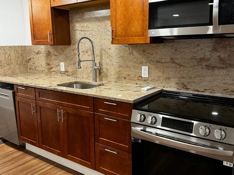 688 Parker St #1 — Photo 3