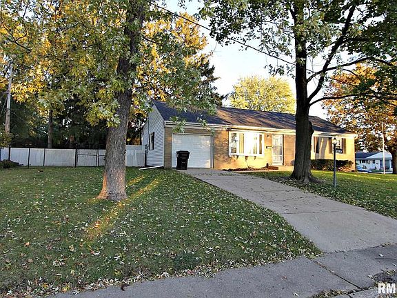 3rd image of 4526 N Dawn Dr