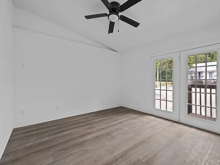 2270 Magnolia Cir #1 — Photo 16