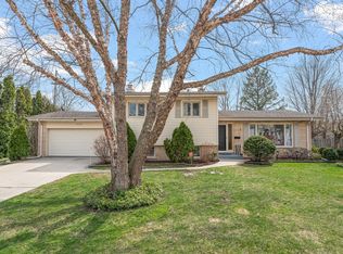 629 Ambleside Dr, Deerfield, IL
