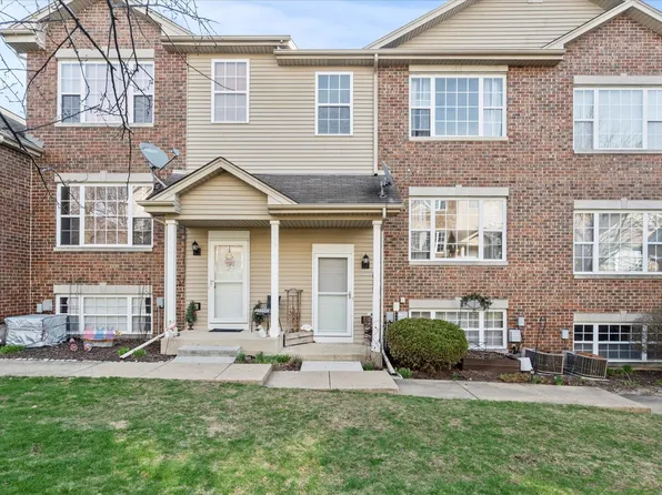 657 E Willow St, Elburn, IL 60119