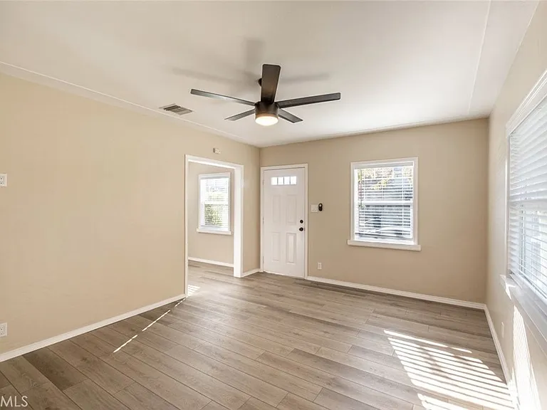 807 E Chevy Chase Dr #1 — Photo 5