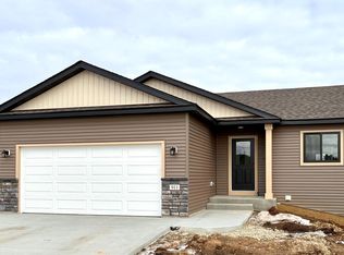 911 3rd St, Wanamingo, MN 55983