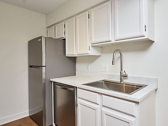 3rd image of 5221 Boulder Dr Unit 5