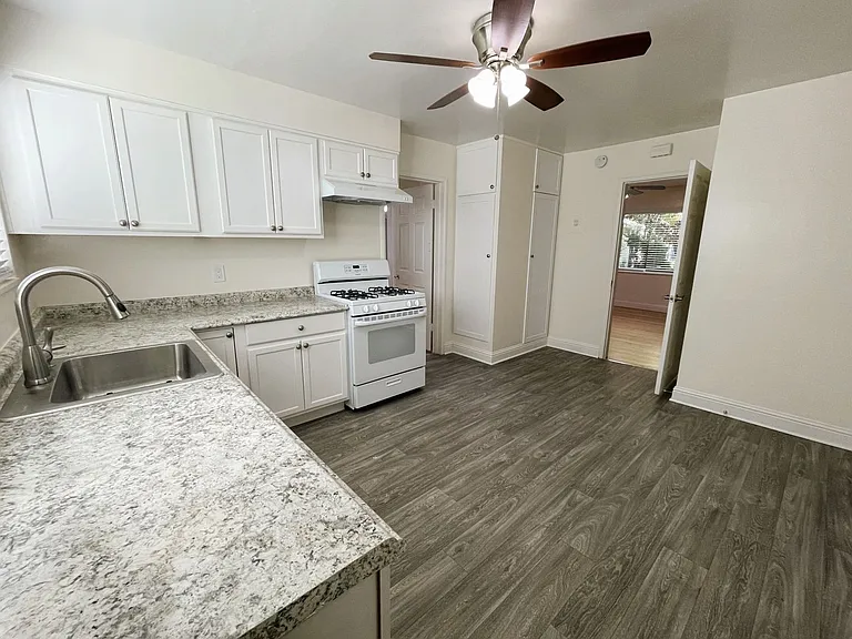 Village Commons Apts. — Photo 13