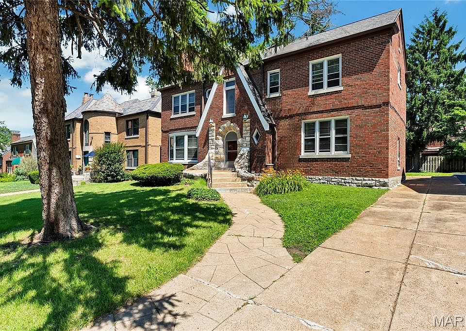 1st image of 8015 Davis Dr