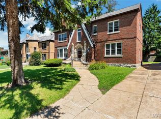 8015 Davis Dr, Saint Louis, MO 63105