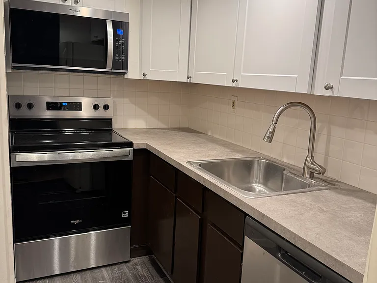 306 Summit House — Photo 12