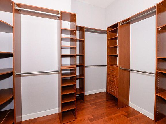 5th image of 370 NW Sheffield Cir