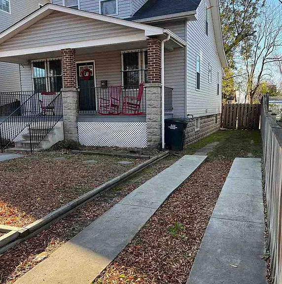 1614 Eastern Ave NE — Photo 2
