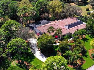 950 Highland Cir, Nokomis, FL 34275