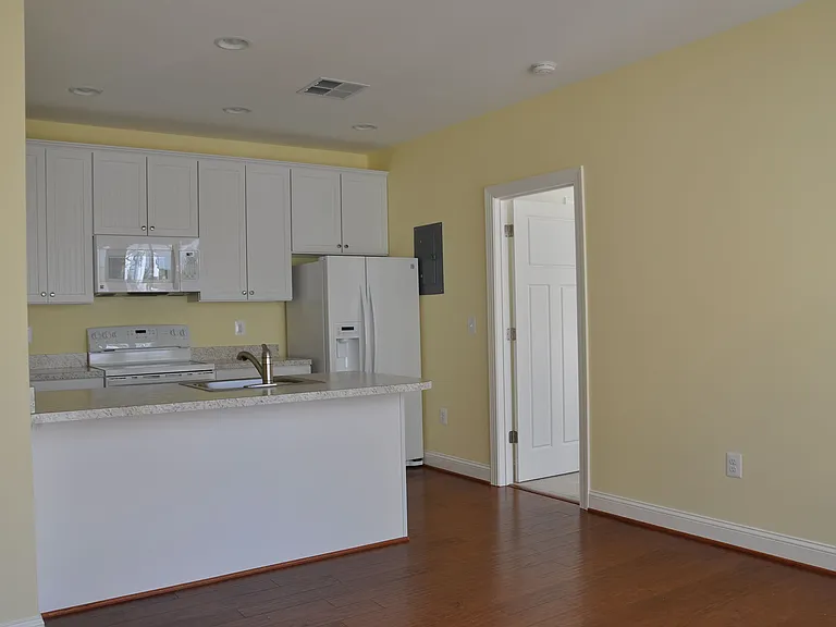 15 S Cameron St #200 — Photo 4