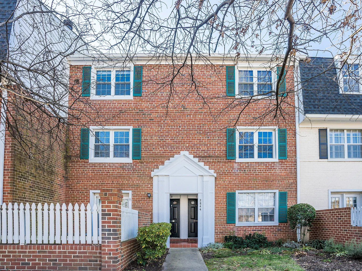 2 bed, 810 sqft, $2,350 — Photo 1