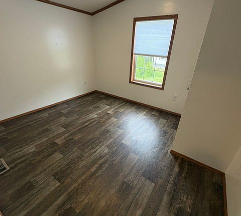 3rd image of 220 Meriden Rd