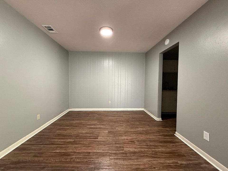 1st image of 1231 Buckingham Dr APT 3