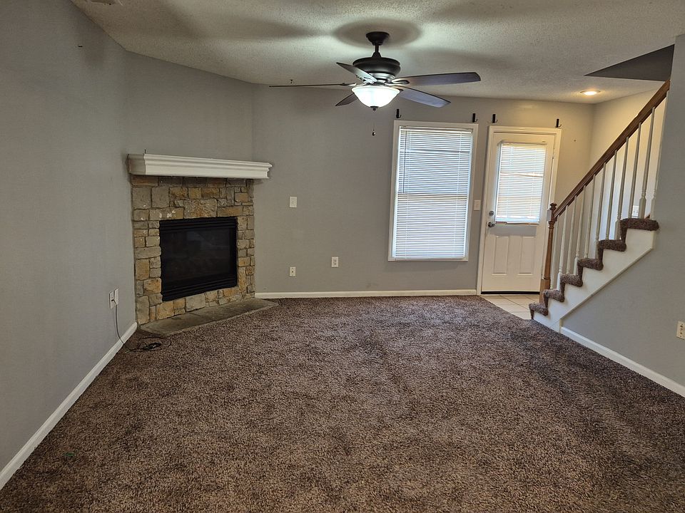 1st image of 816 E 167th Ct