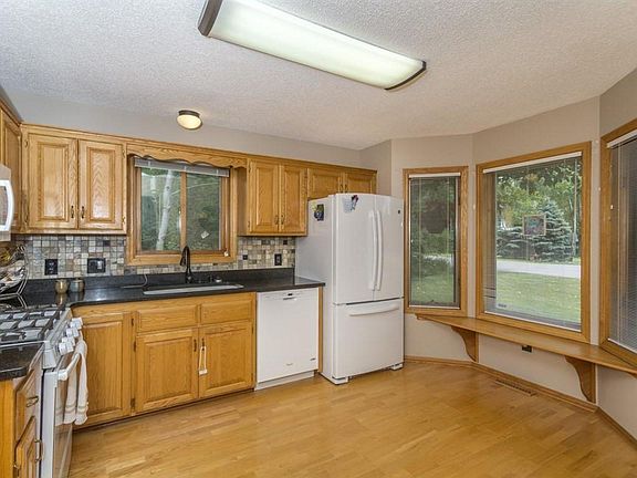 4th image of 5889 Otter View Trl