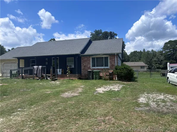 150 Gladiola Dr, Spring Lake, NC 28390