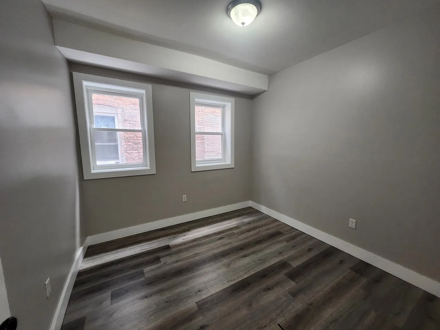 186 Hawthorne Ave — Photo 4