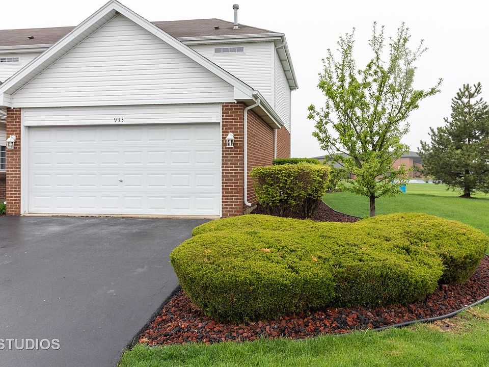 1st image of 933 Foxwood Ct