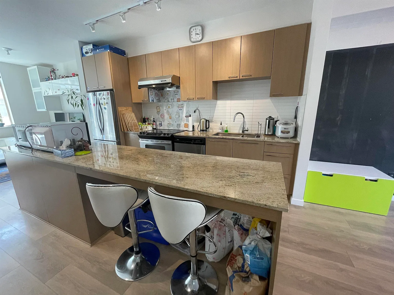 3 bed, 1200 sqft, $2,800 — Photo 3