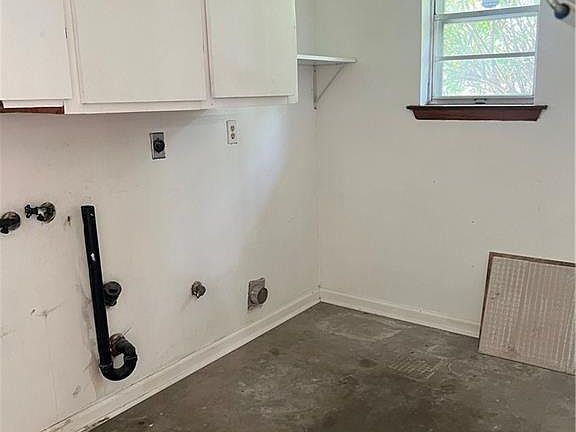 5th image of 3232 Loyola Dr