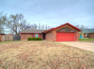 113 N Greengate Dr, Yukon, OK 73099