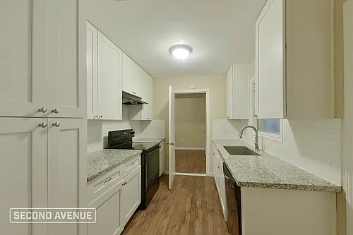 2405 Pomona Dr Photo 1