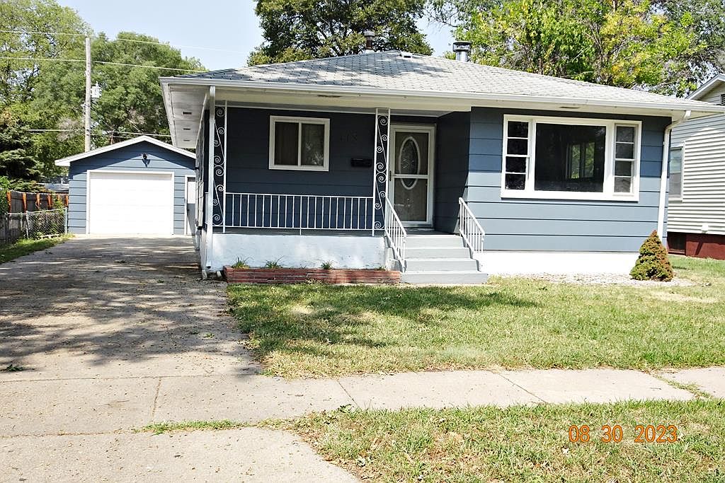 418 E 13th St Grand Island NE 68801 Zillow