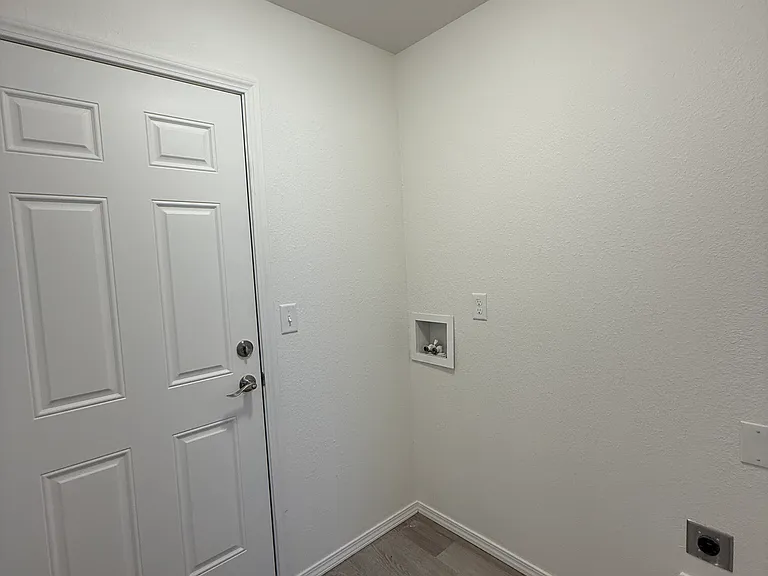 8970 Christy Ct — Photo 12