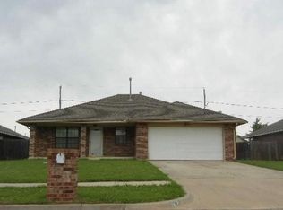 1817 Regency Blvd, Moore, OK 73160