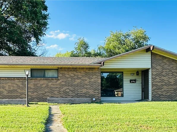 1712 Theodore Dr, Springdale, AR 72762