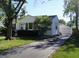 319 Parkview Rd, Glenview, IL 60025