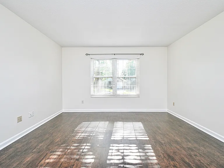 3021 Stratford Ct #1 — Photo 26