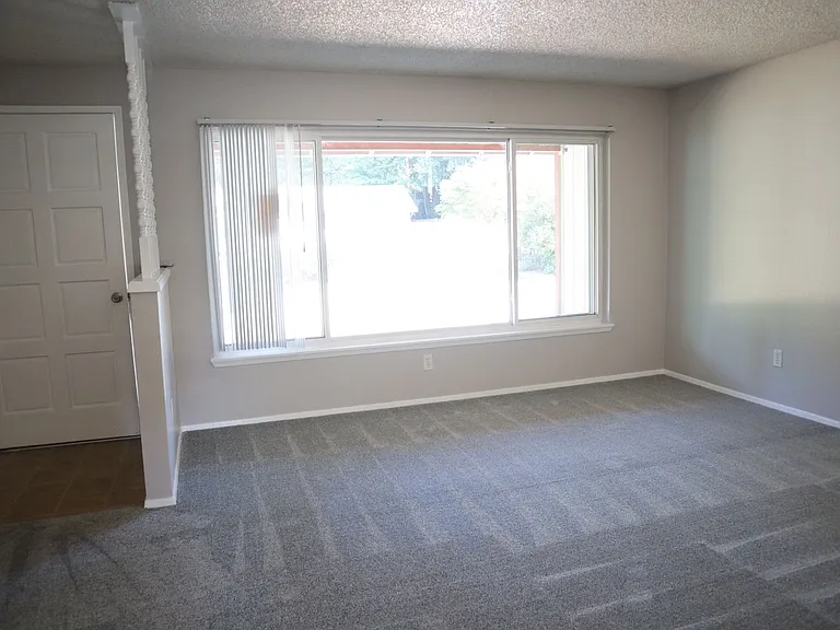 4518 NE 142nd Ave — Photo 4