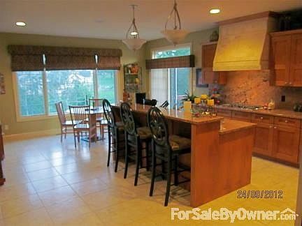 4th image of 1402 Oakwood Dr