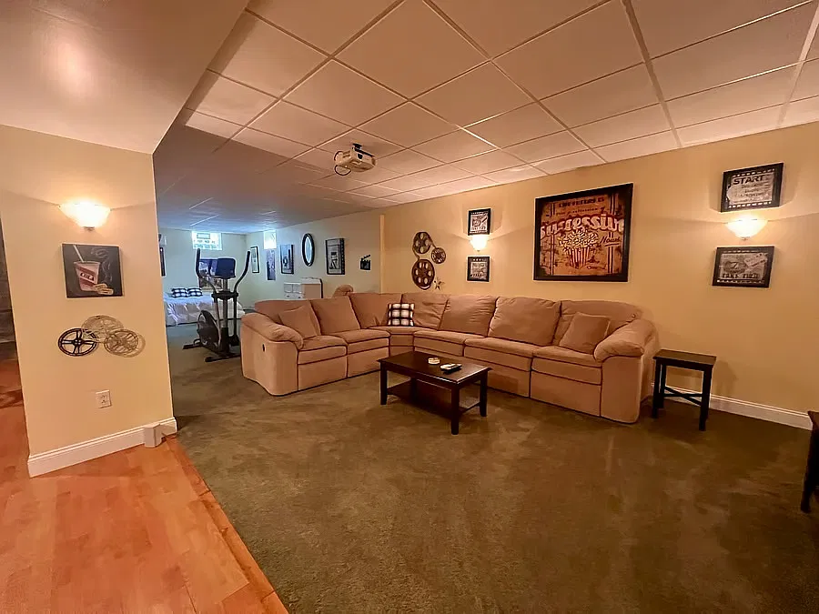 1 bed, 1.5 bath, 4250 sqft, $2,200 — Photo 4