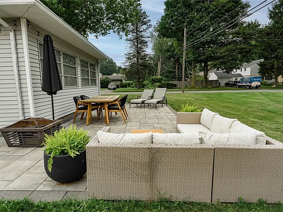 5th image of 167 Willowen Dr