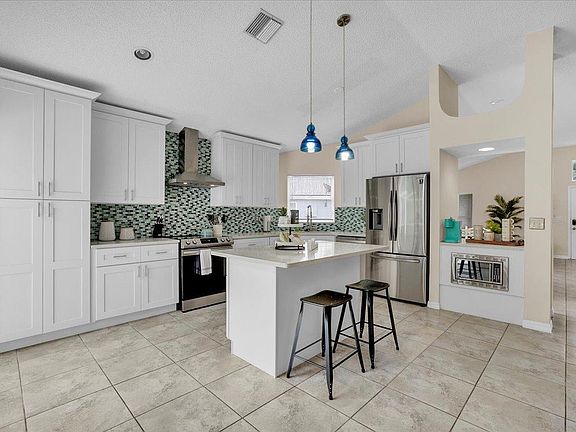 4th image of 8859 Parliament Ct