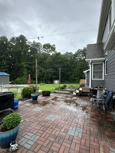 3 bed, 2.5 bath, 1690 sqft, $2,300 — Photo 3