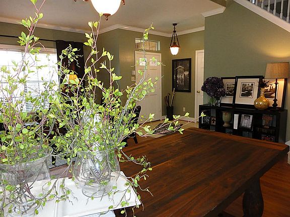 Gracious foyer...says Come In!